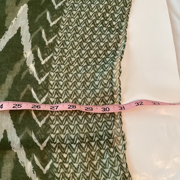 Olive Green Infinity Scarf 31 X 34 Manhattan Scarf Company Lightweight - Picture 7 of 9